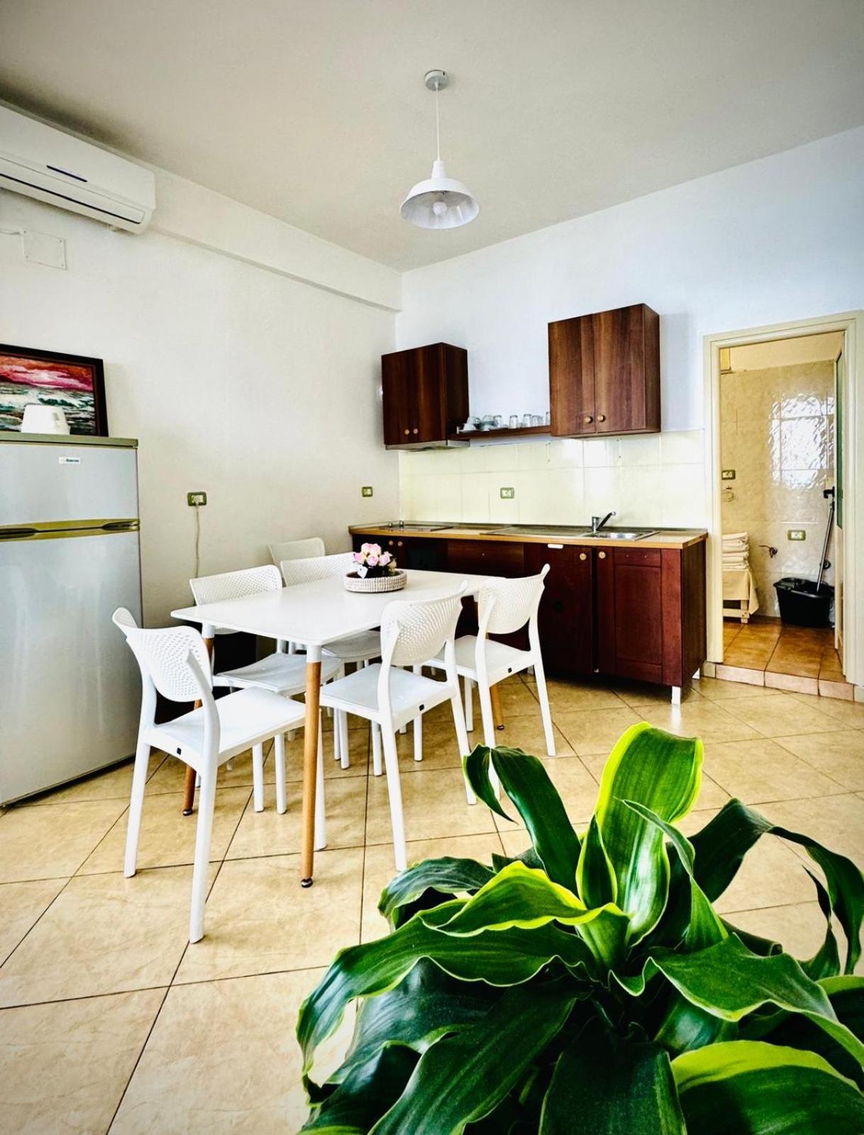 Vila Rahmi & Veli Dervishaj Radhimë Extérieur photo